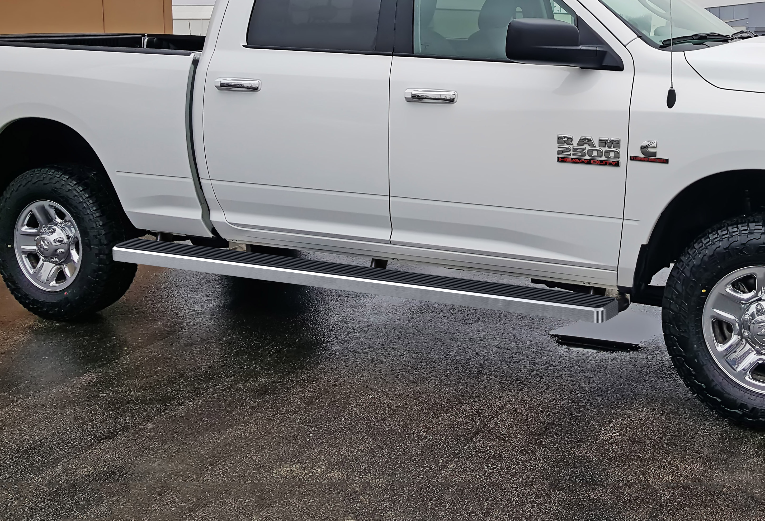 2021 ram 2500 wheel to wheel running boards